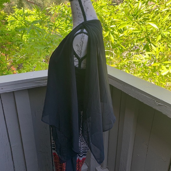 2-piece overlay blouse - Picture 2 of 4